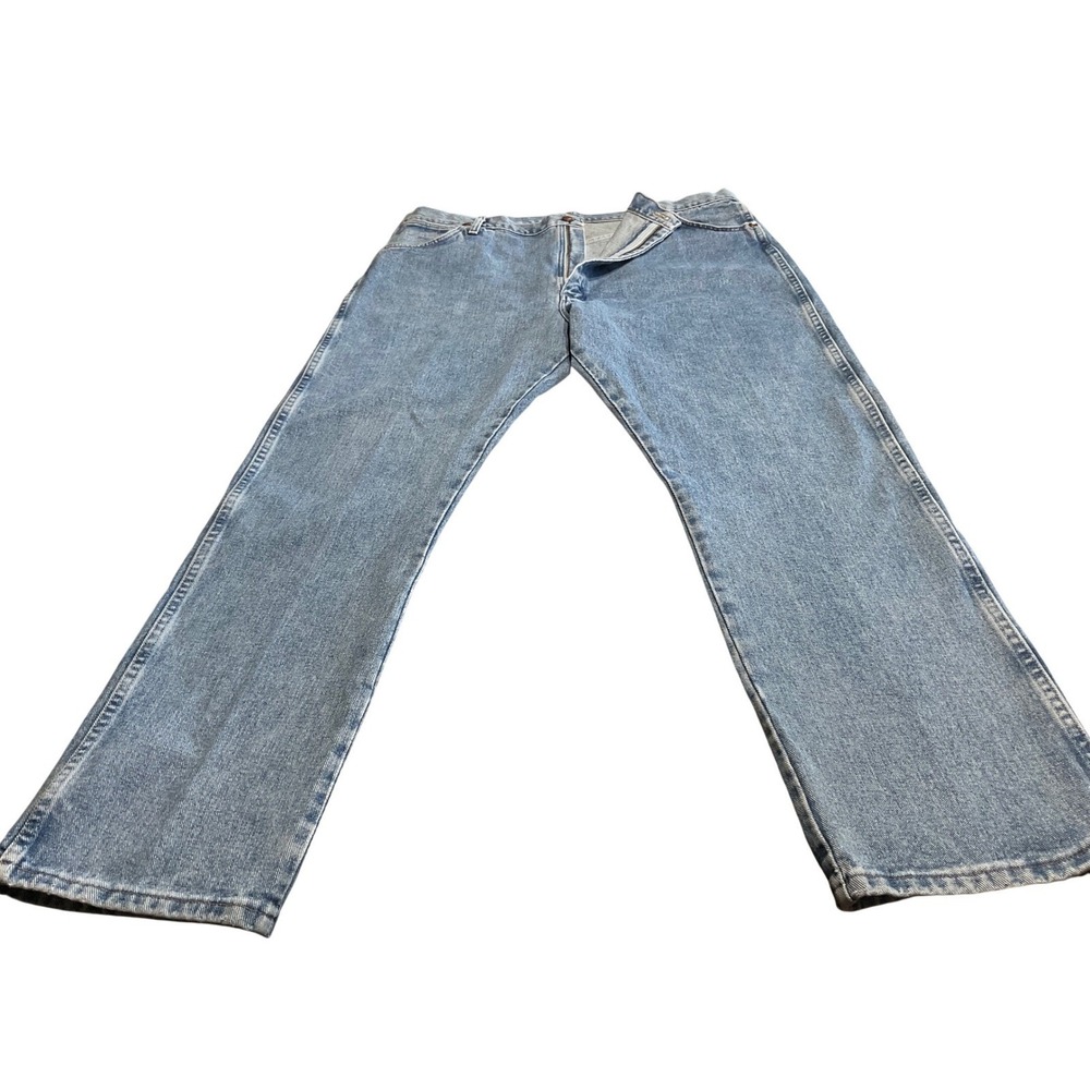 Wrangler Jeans Mens 42x32 Cowboy Cut Light Wash Cotton Straight Leg 13MWZAW